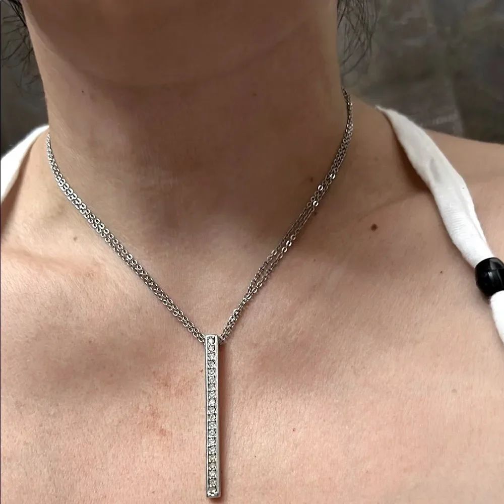 Elegant Silver Pendant Necklace